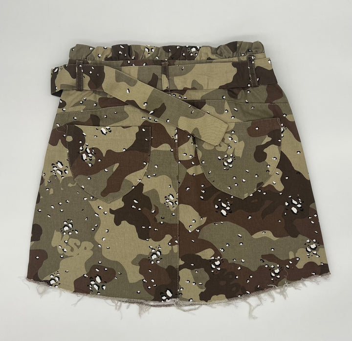 Gulf camouflage distressed skirt with paper bag waist.